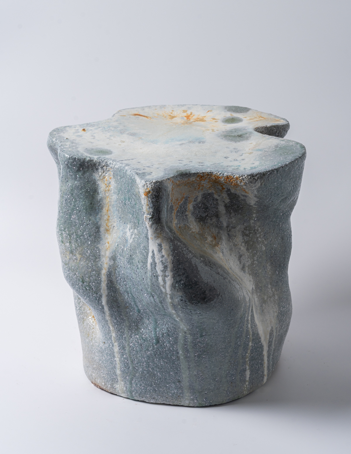 Jù — A Grounded Rest, ceramic by Yangzi Huang